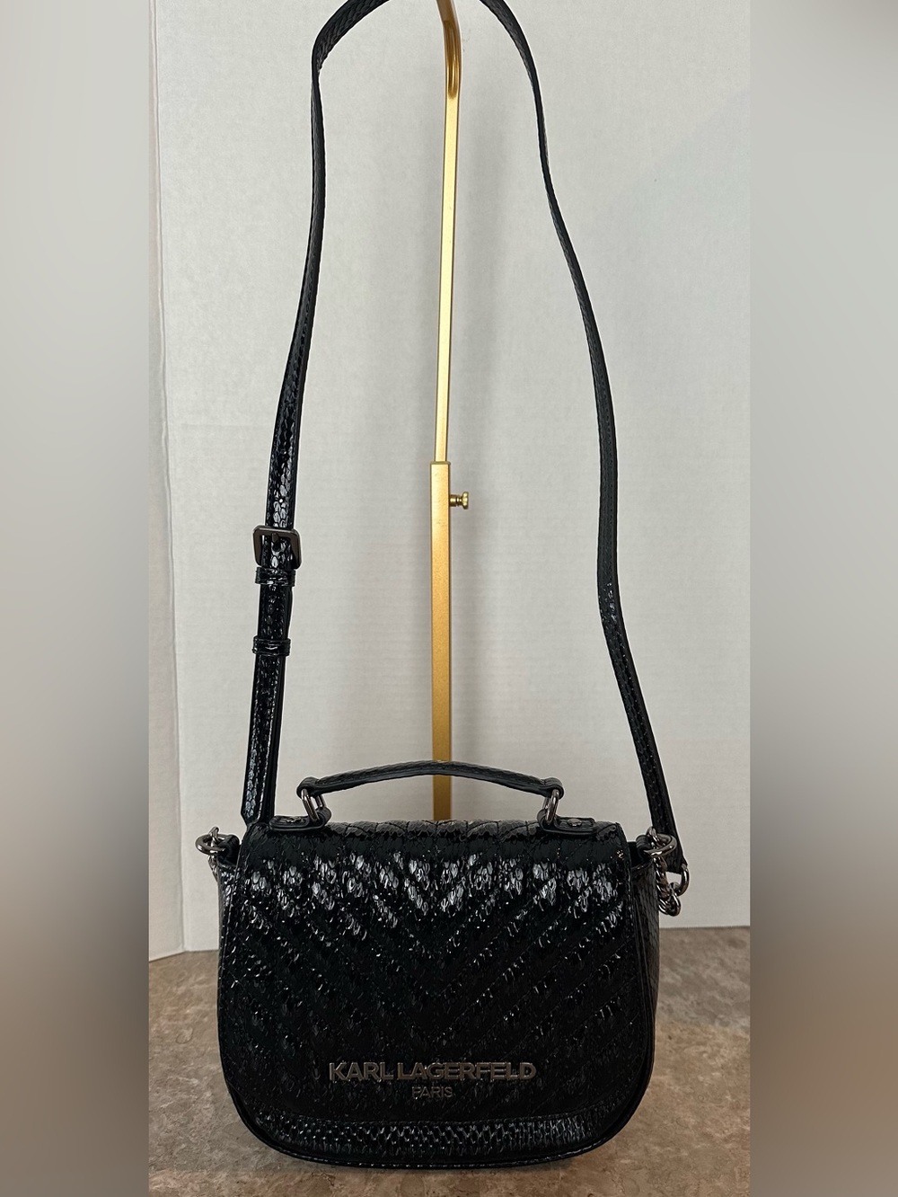 Karl Lagerfeld Paris Black Chevron Crinkle Patent Leather Crossbody Bag Chic